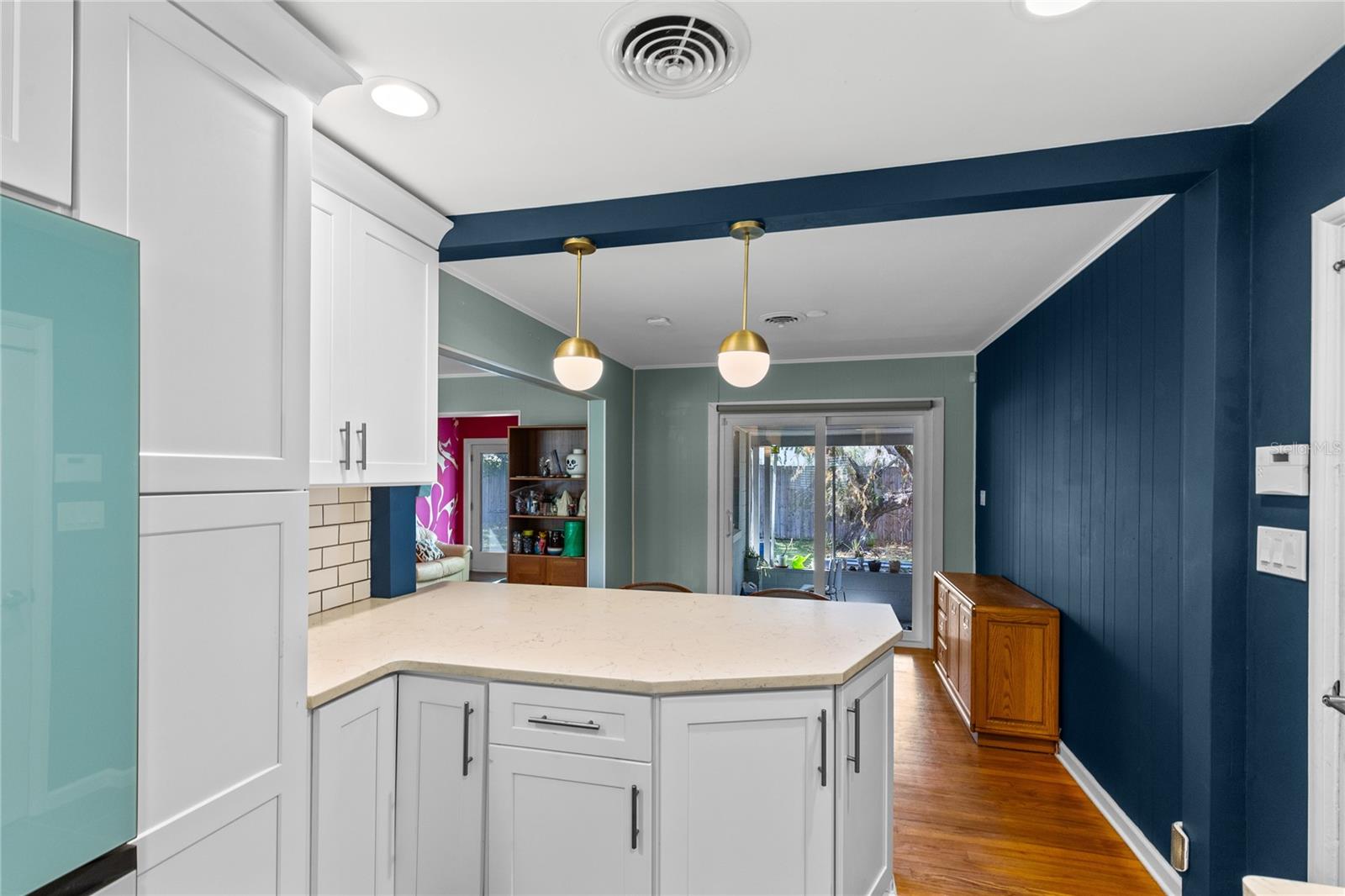 Image 9 of 34 For 958 Hanover Avenue