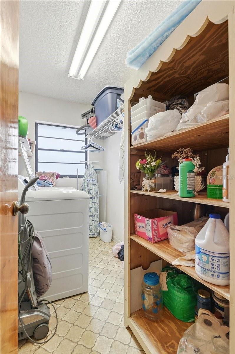 Image 19 of 32 For 912 Heron Circle