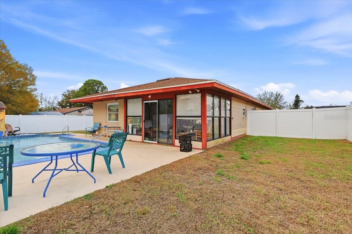 Image 22 of 32 For 912 Heron Circle