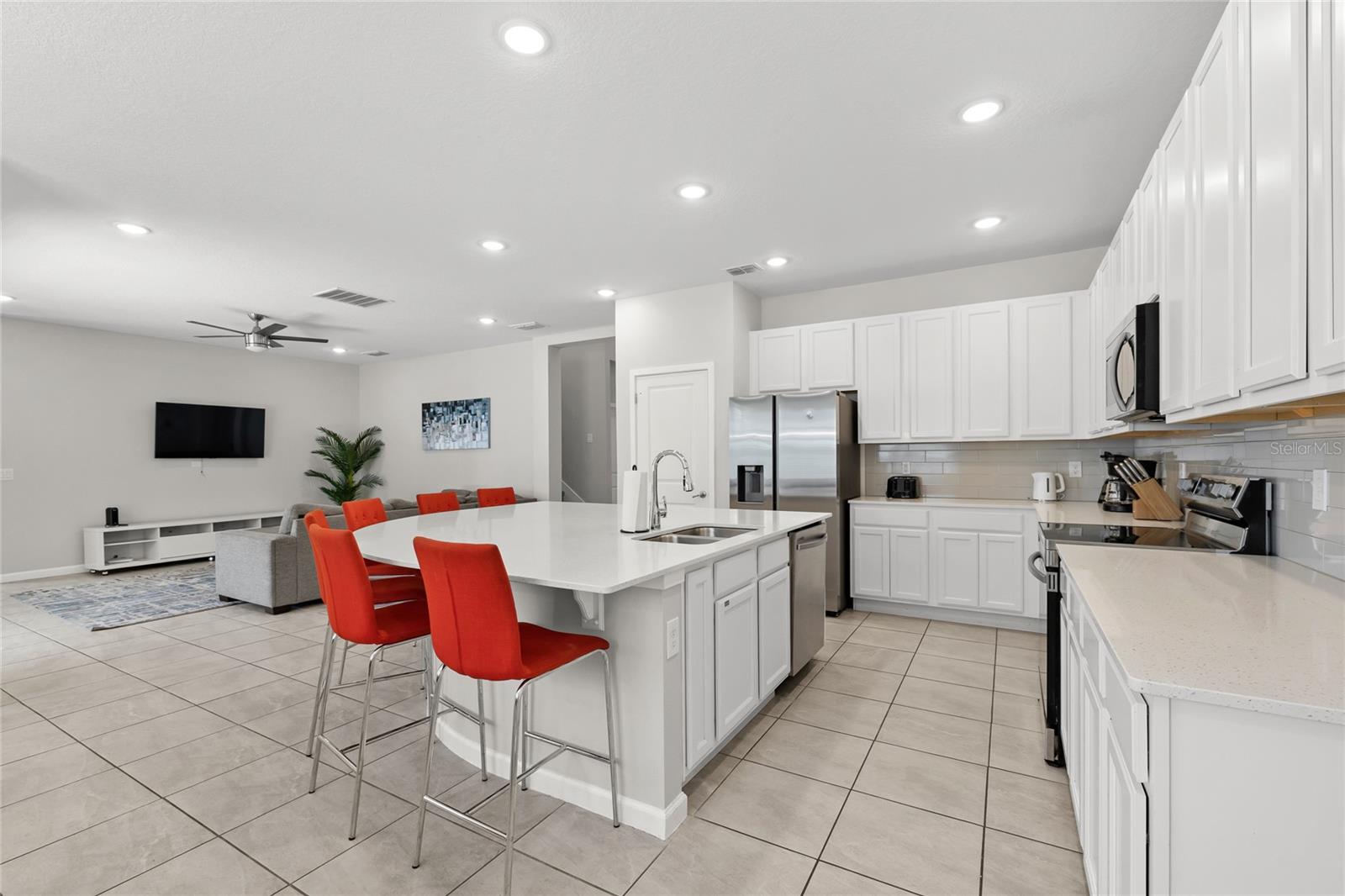 Image 13 of 63 For 290 Marcello Boulevard