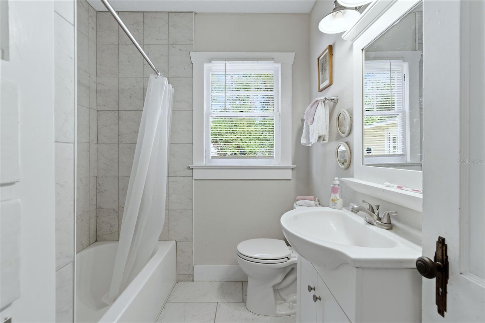 Image 13 of 38 For 441 Kentucky Avenue