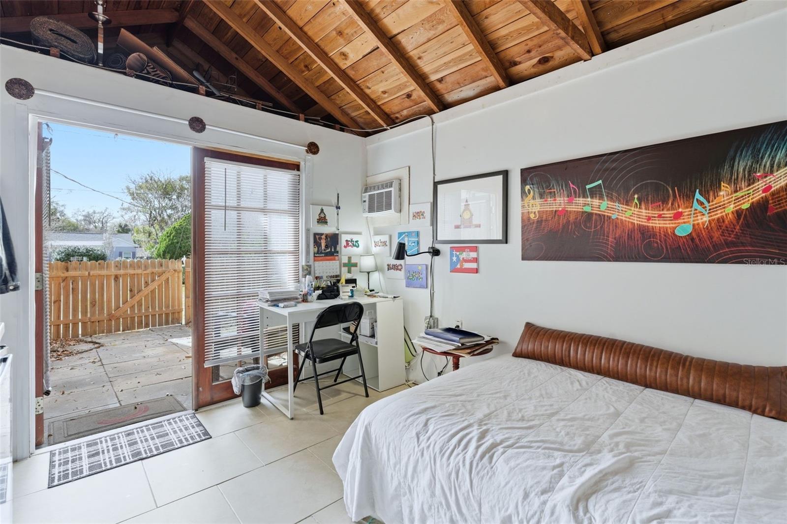 Image 22 of 38 For 441 Kentucky Avenue