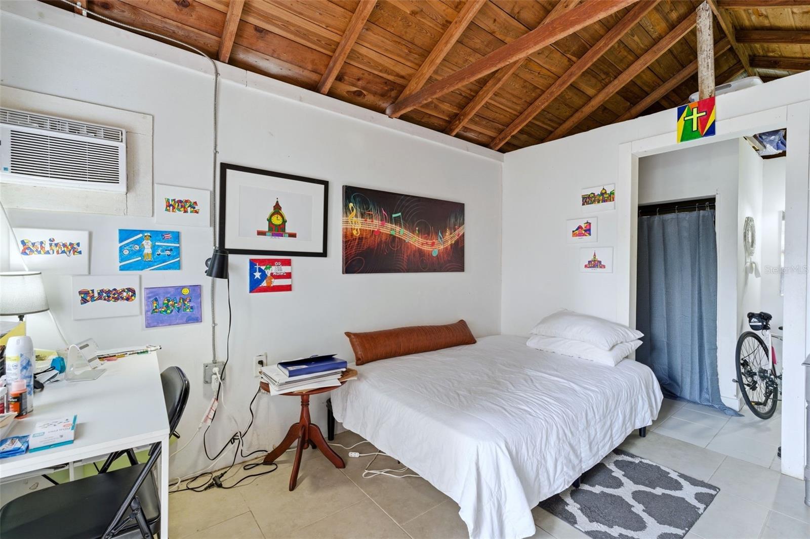 Image 23 of 38 For 441 Kentucky Avenue