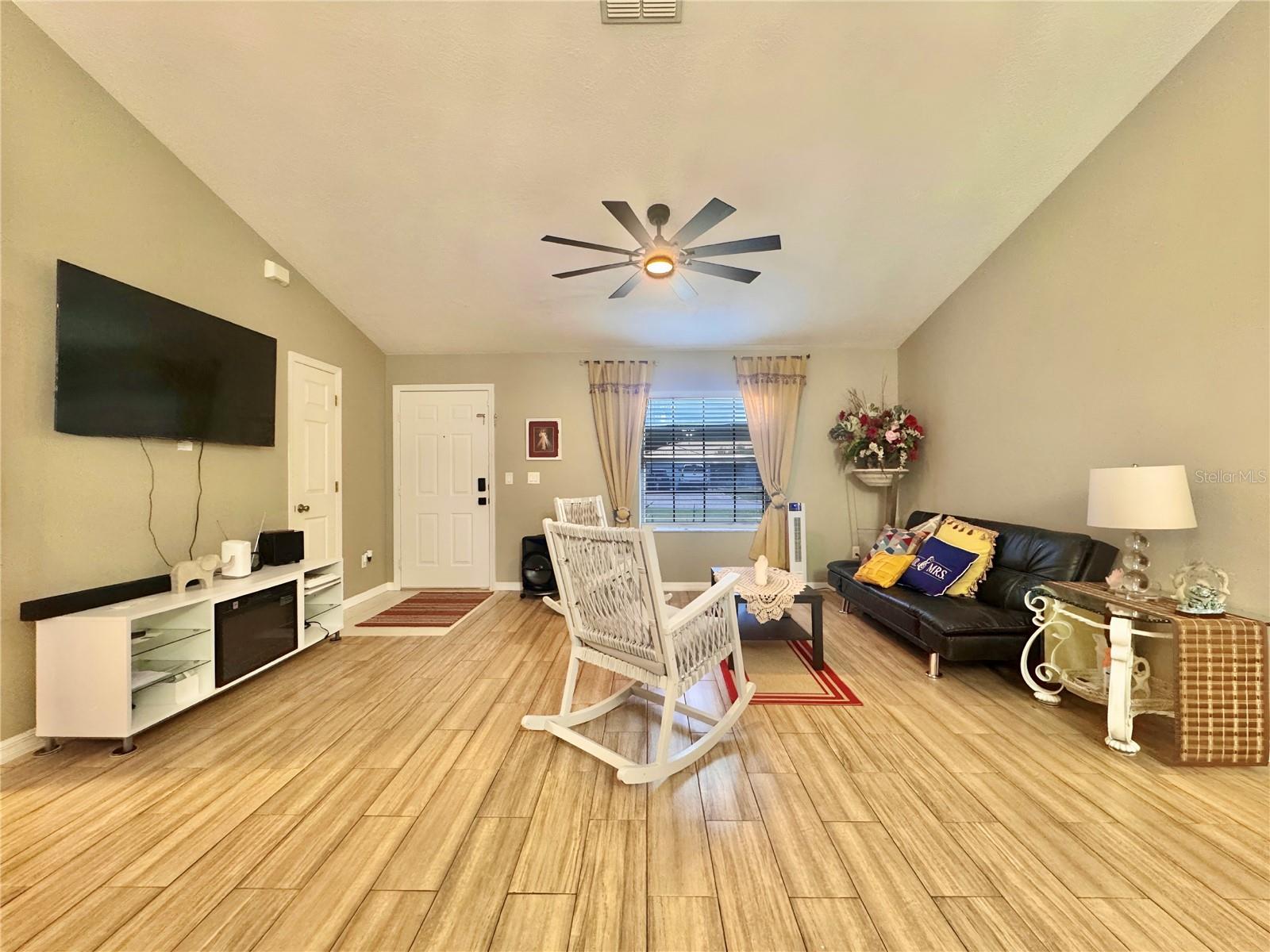 Image 7 of 57 For 4380 19th Avenue