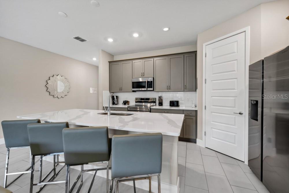 Image 11 of 37 For 7846 Spectrum Drive