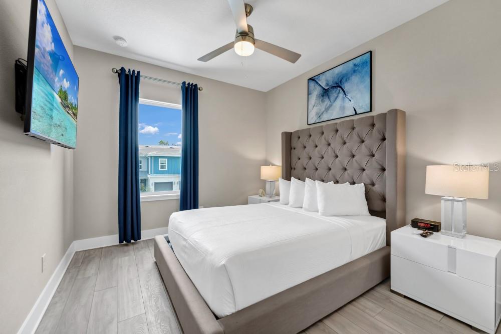 Image 22 of 37 For 7846 Spectrum Drive