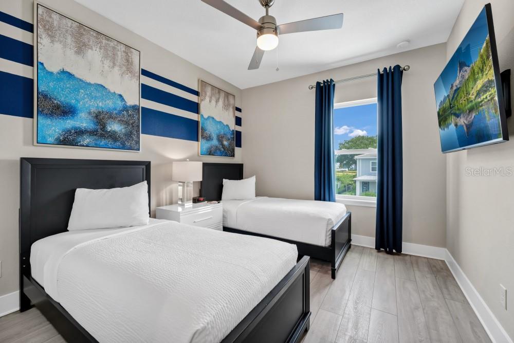 Image 25 of 37 For 7846 Spectrum Drive