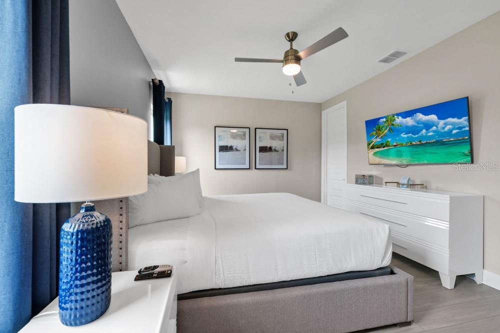 Image 30 of 37 For 7846 Spectrum Drive