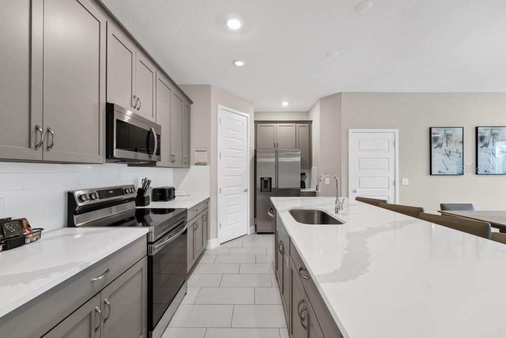 Image 9 of 37 For 7846 Spectrum Drive