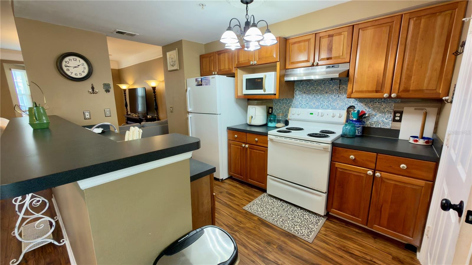 Image 21 of 96 For 6624 Time Square Avenue 102