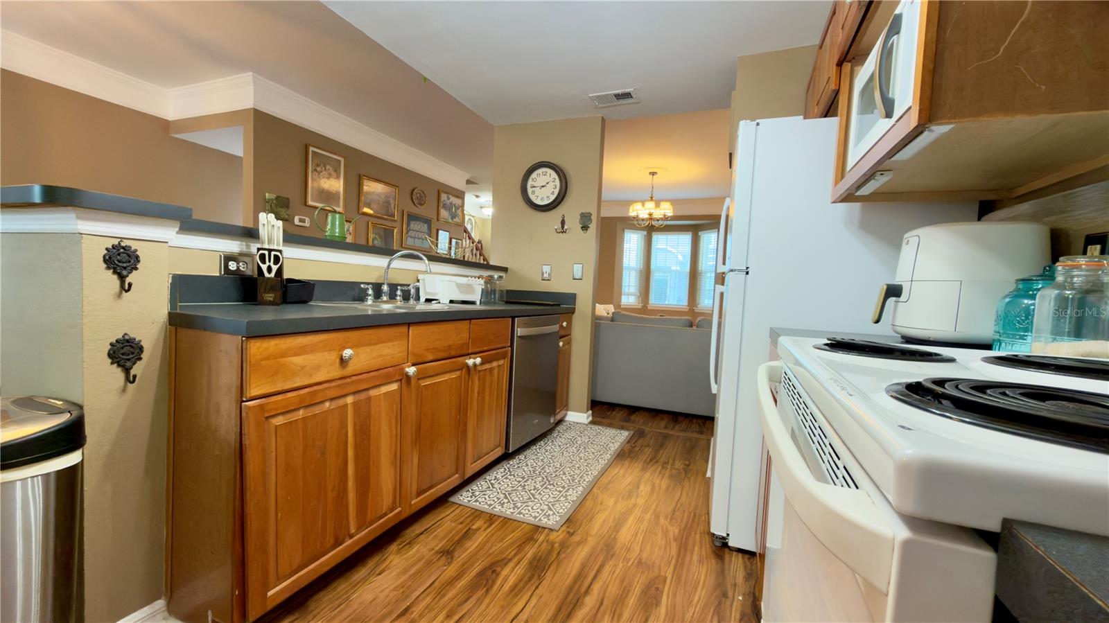 Image 37 of 96 For 6624 Time Square Avenue 102