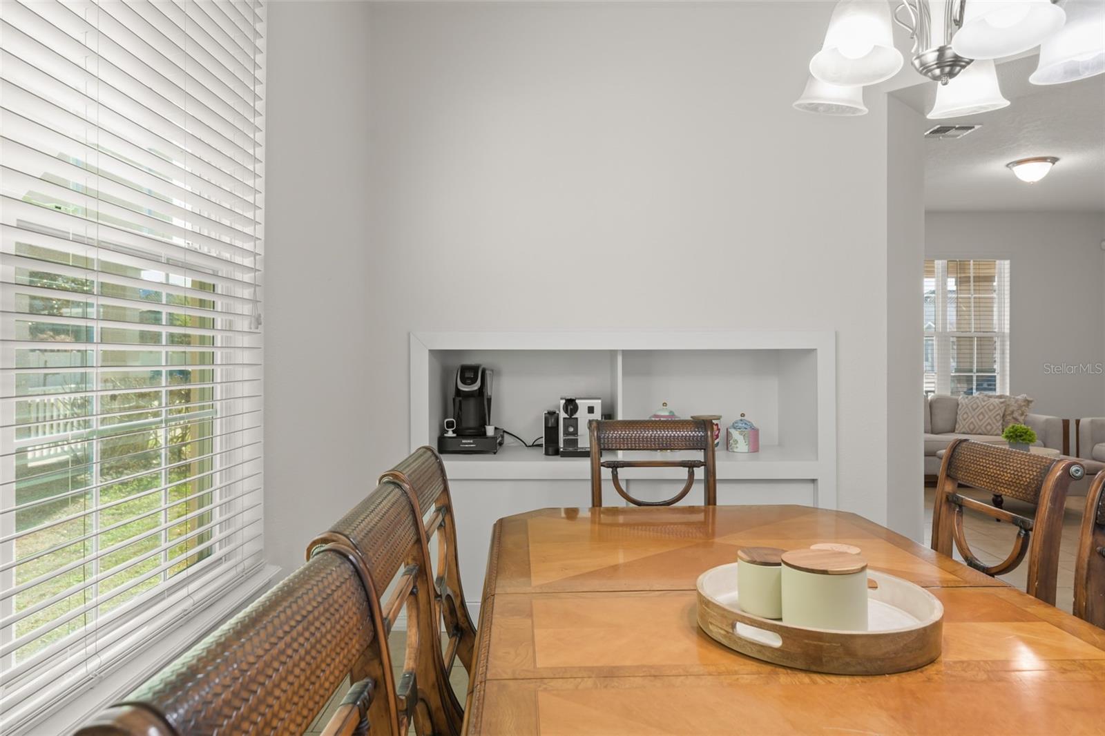 Image 18 of 50 For 12121 Silverlake Park Drive