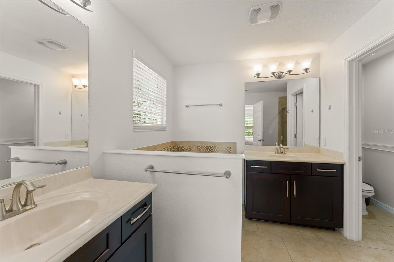 Image 26 of 50 For 12121 Silverlake Park Drive