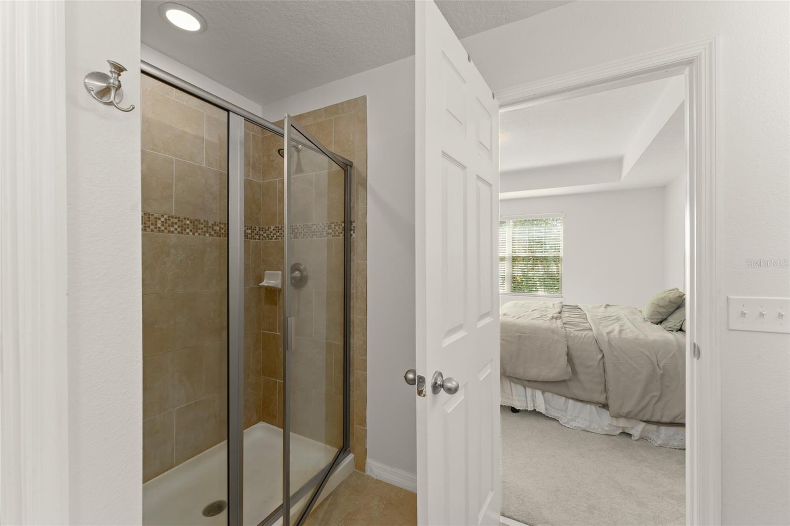 Image 28 of 50 For 12121 Silverlake Park Drive