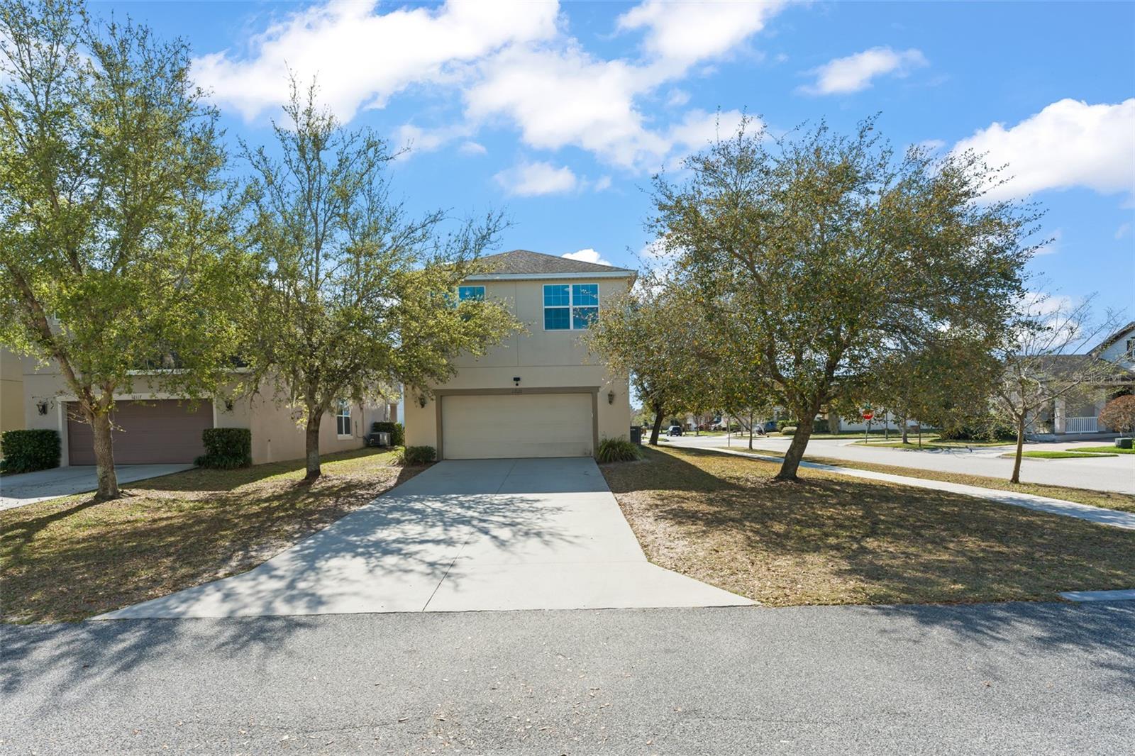 Image 3 of 50 For 12121 Silverlake Park Drive