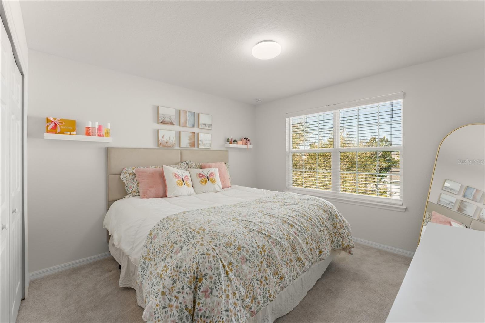 Image 32 of 50 For 12121 Silverlake Park Drive