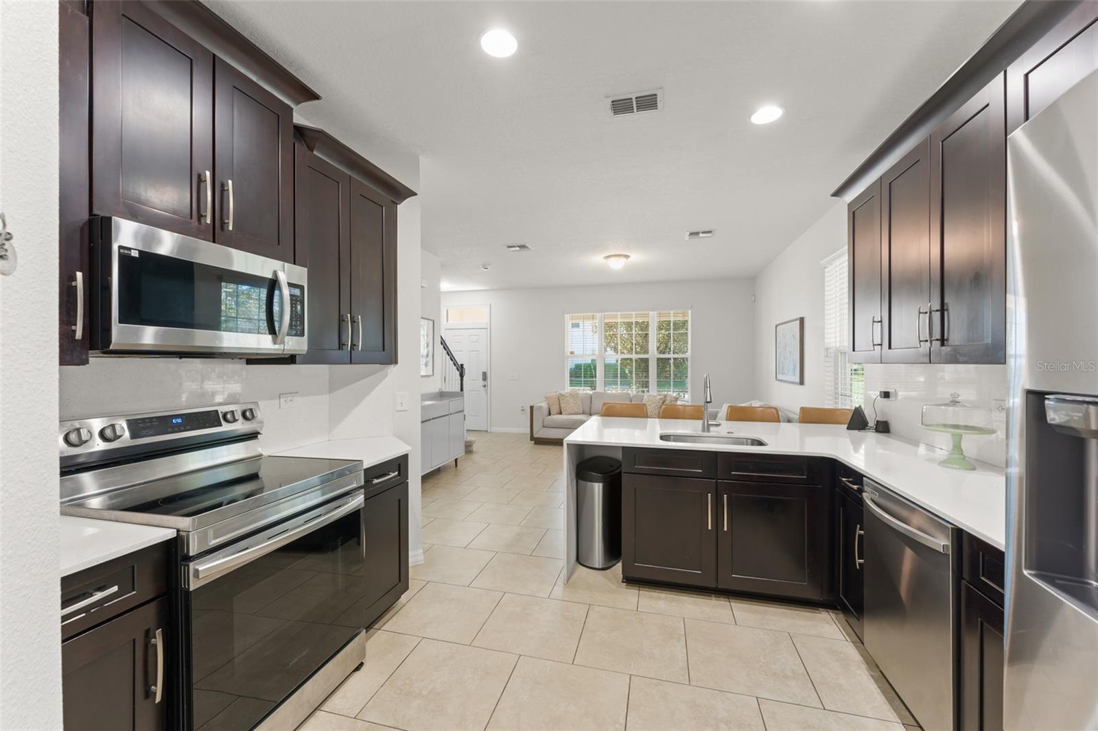 Image 8 of 50 For 12121 Silverlake Park Drive