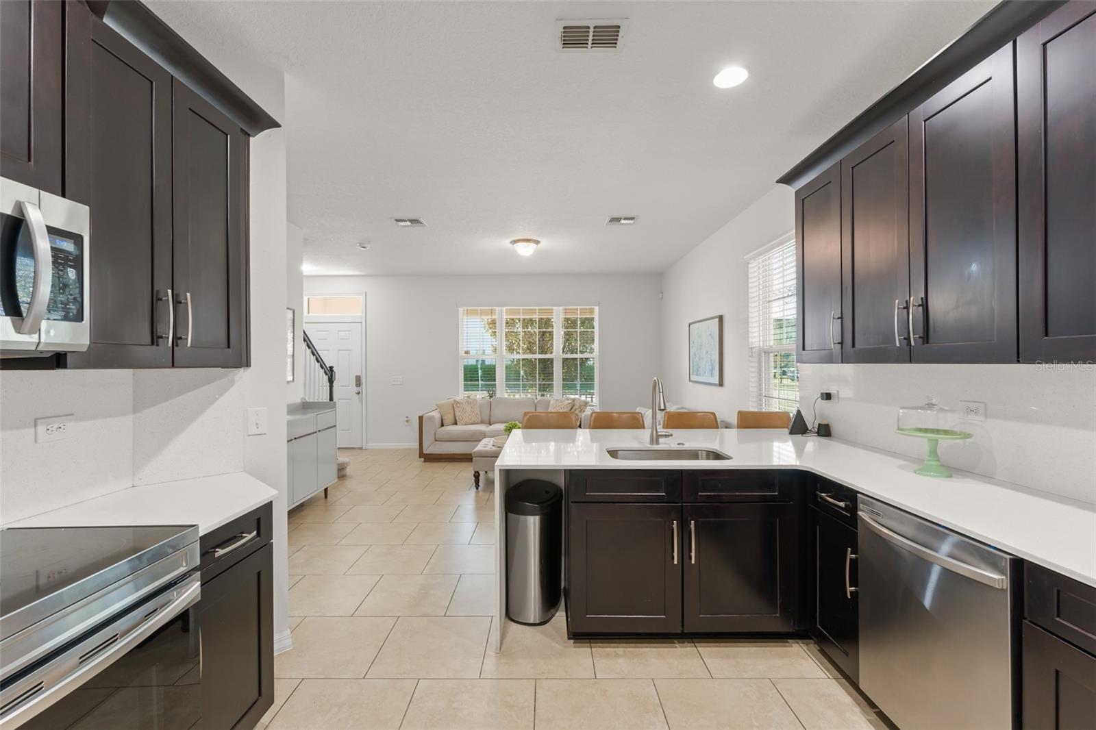 Image 9 of 50 For 12121 Silverlake Park Drive