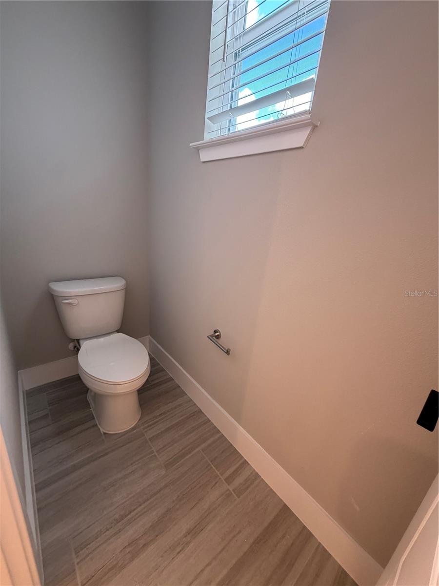 Image 18 of 27 For 5106 Railroad Vine Alley