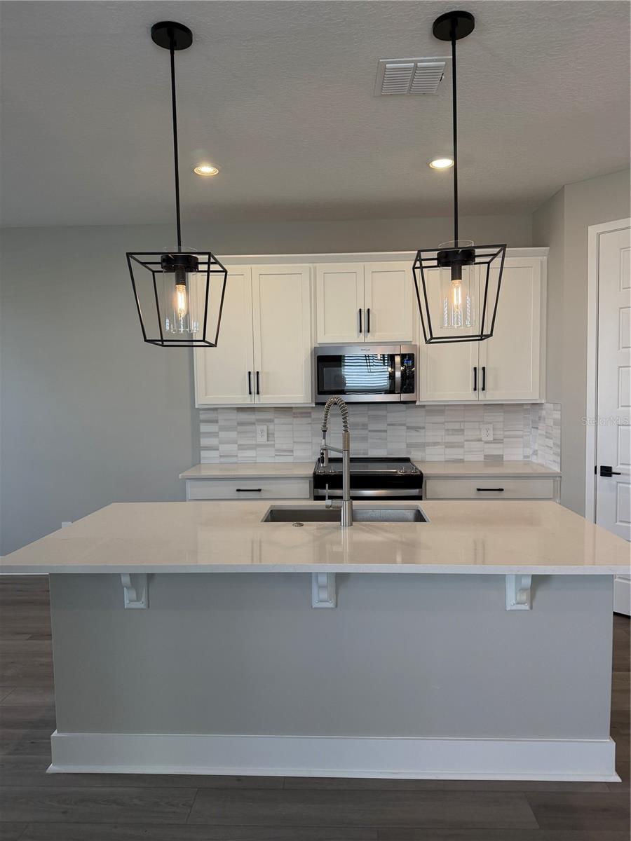 Image 7 of 27 For 5106 Railroad Vine Alley