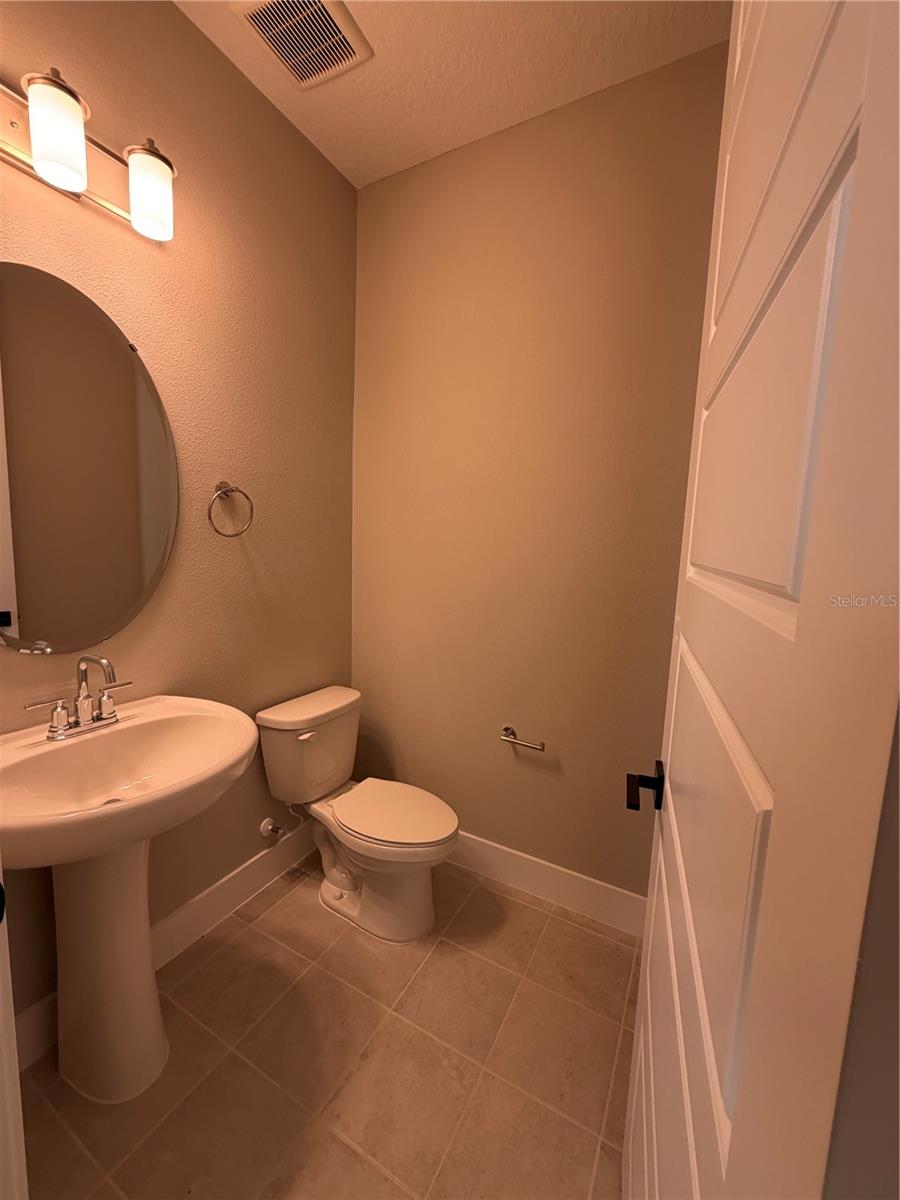 Image 9 of 27 For 5106 Railroad Vine Alley