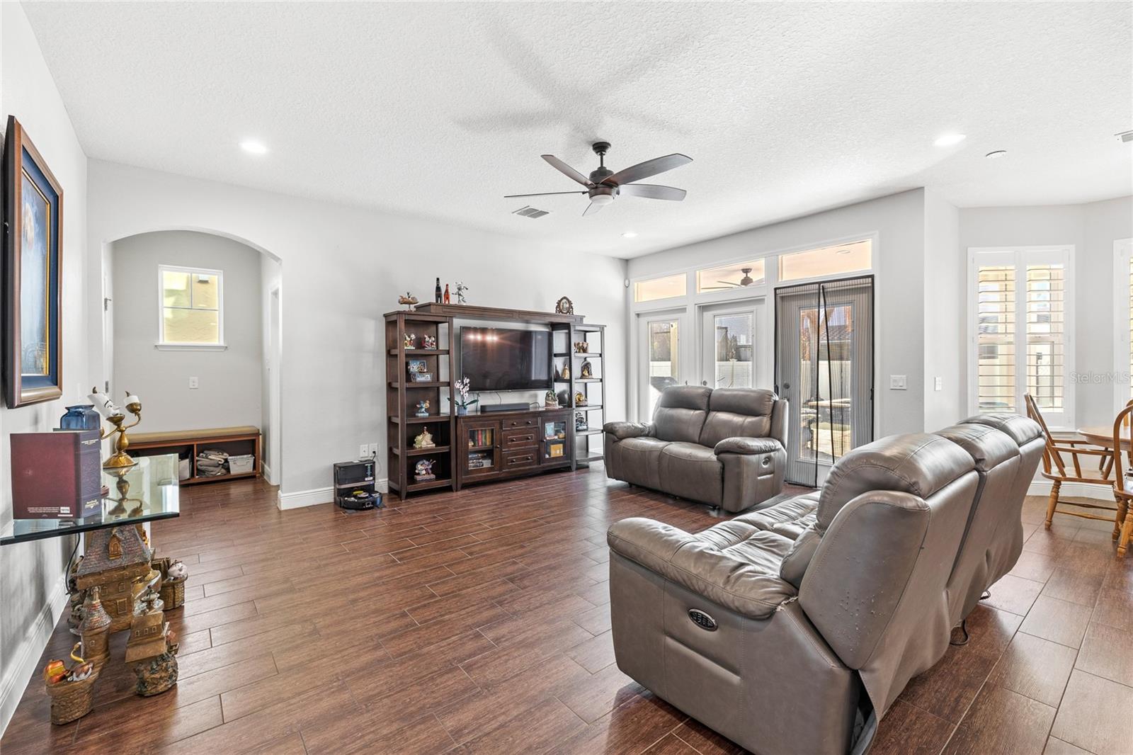 Image 15 of 40 For 11816 Angle Pond Avenue