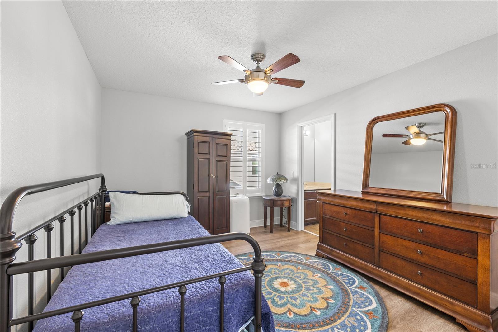 Image 21 of 40 For 11816 Angle Pond Avenue