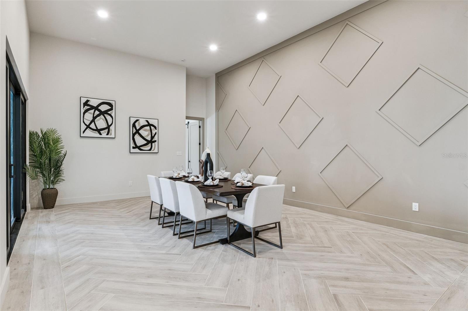 Image 20 of 58 For 1447 Bird Road