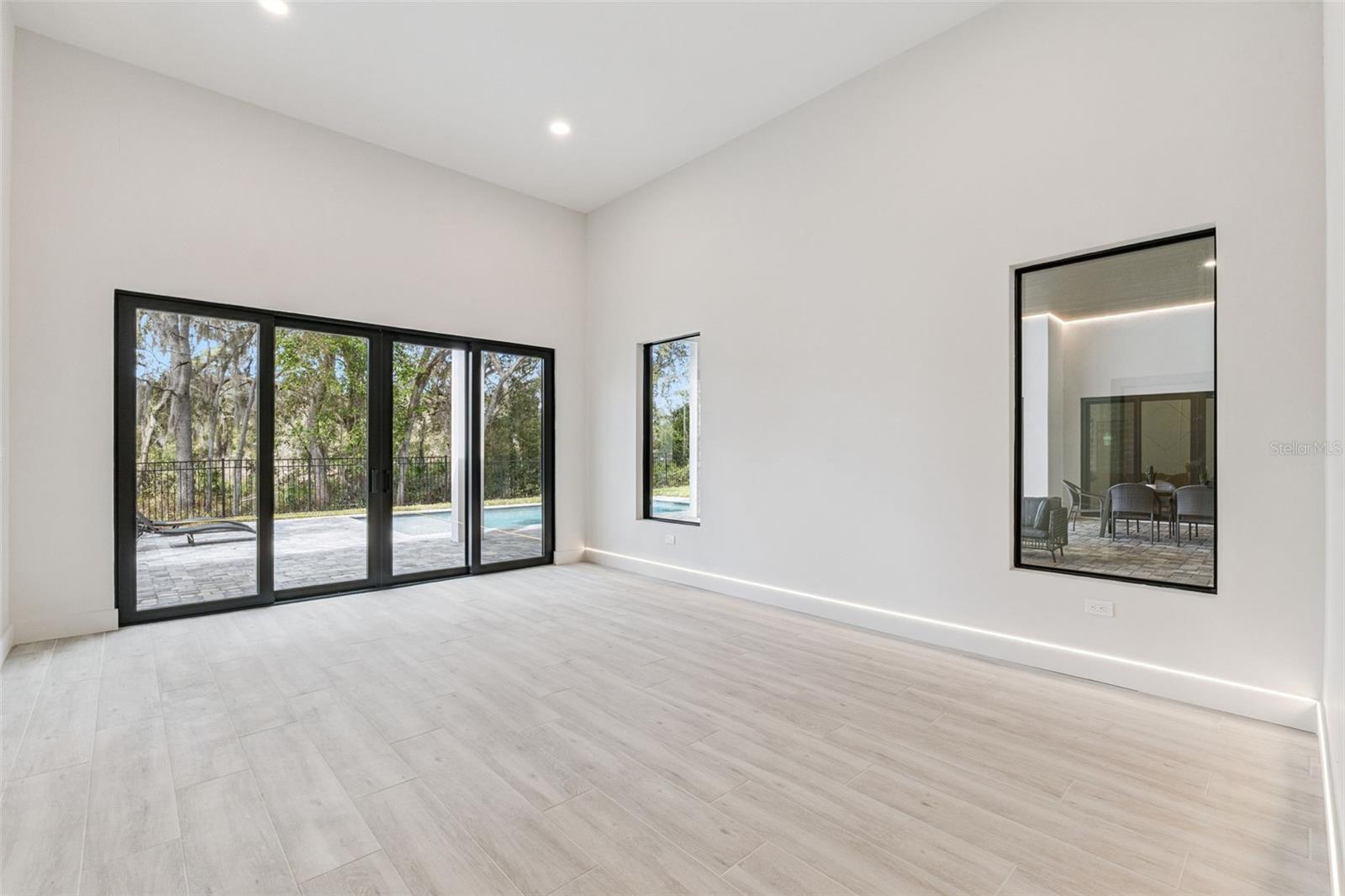 Image 25 of 58 For 1447 Bird Road