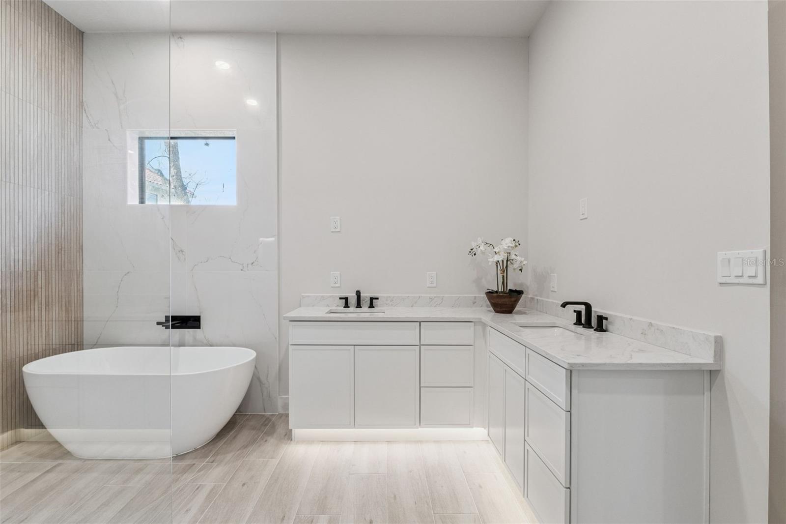 Image 27 of 58 For 1447 Bird Road