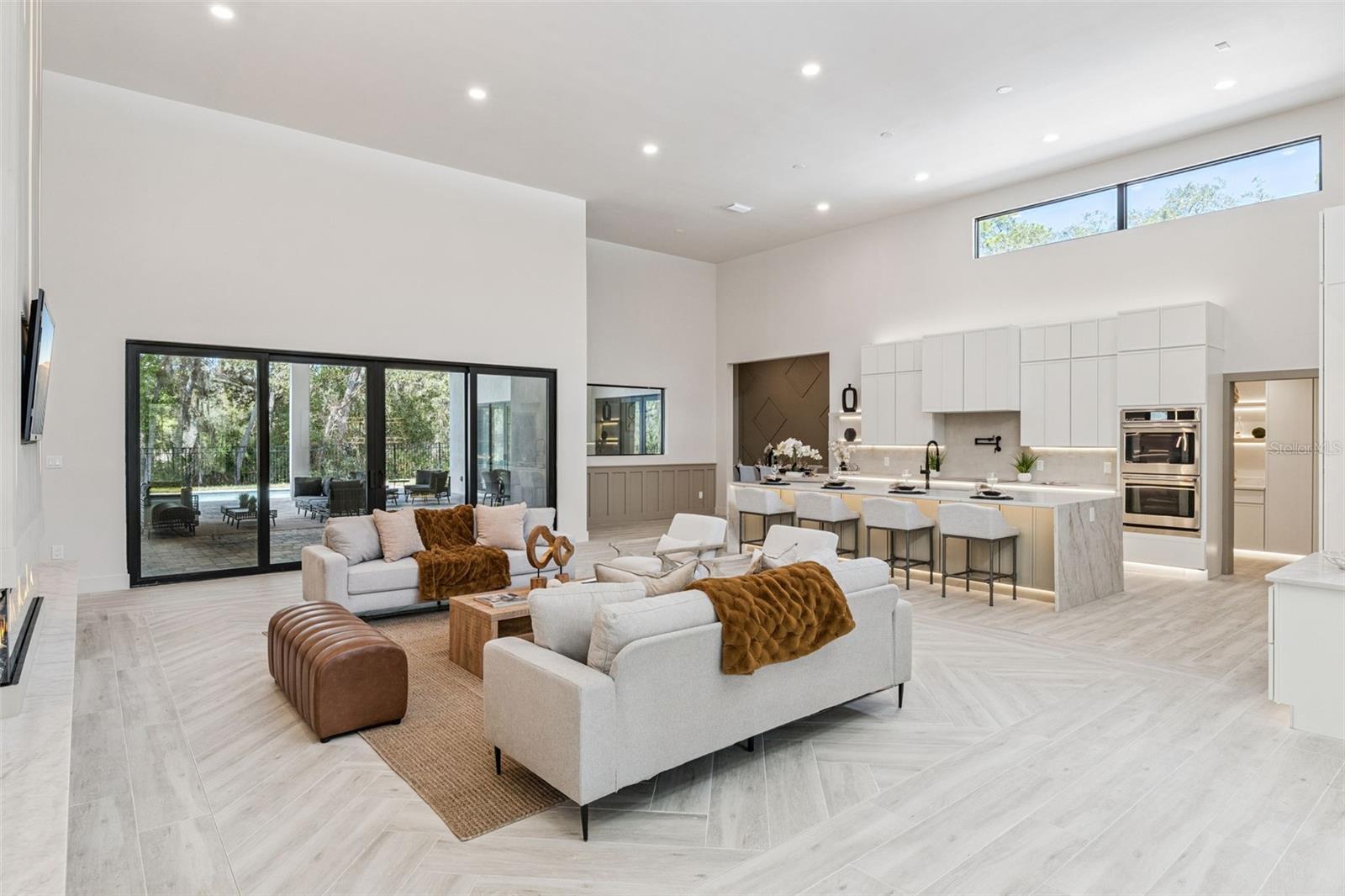 Image 3 of 58 For 1447 Bird Road