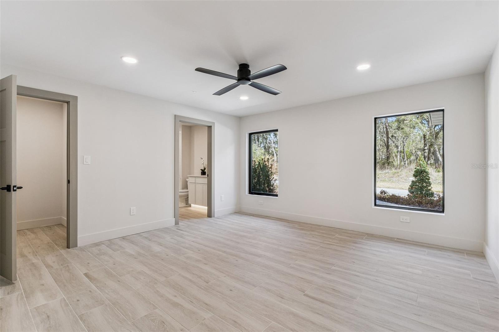 Image 33 of 58 For 1447 Bird Road