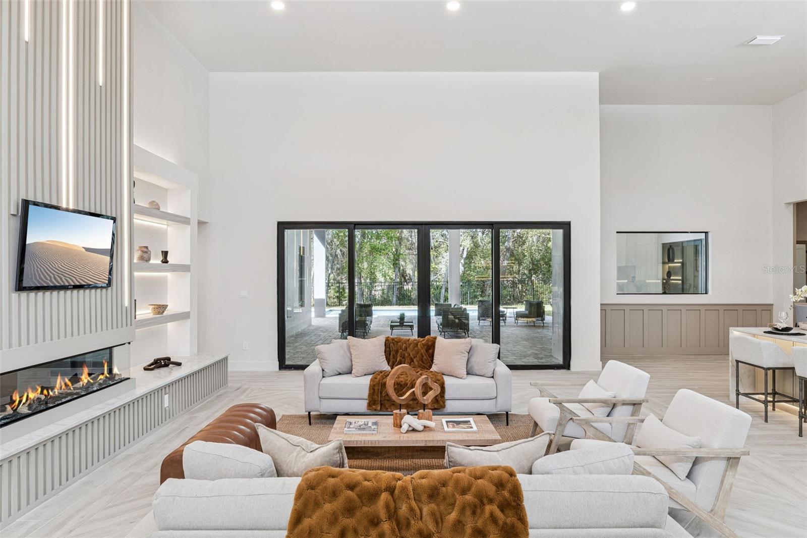 Image 4 of 58 For 1447 Bird Road