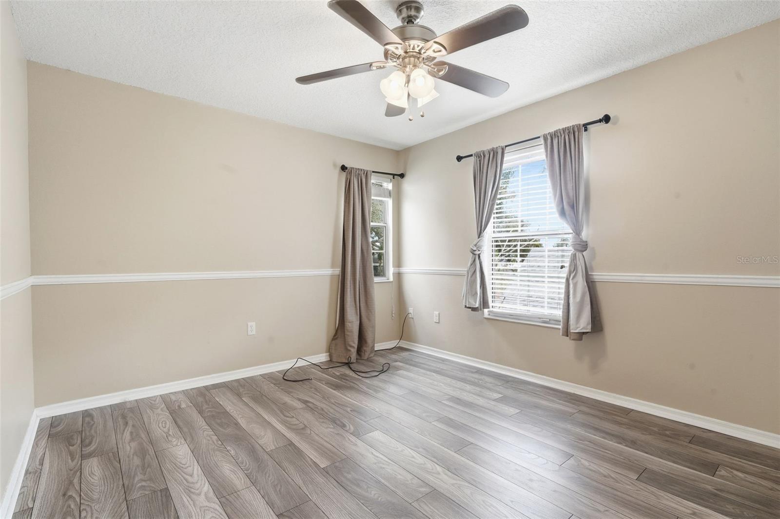 Image 21 of 37 For 2201 Coach House Boulevard 208