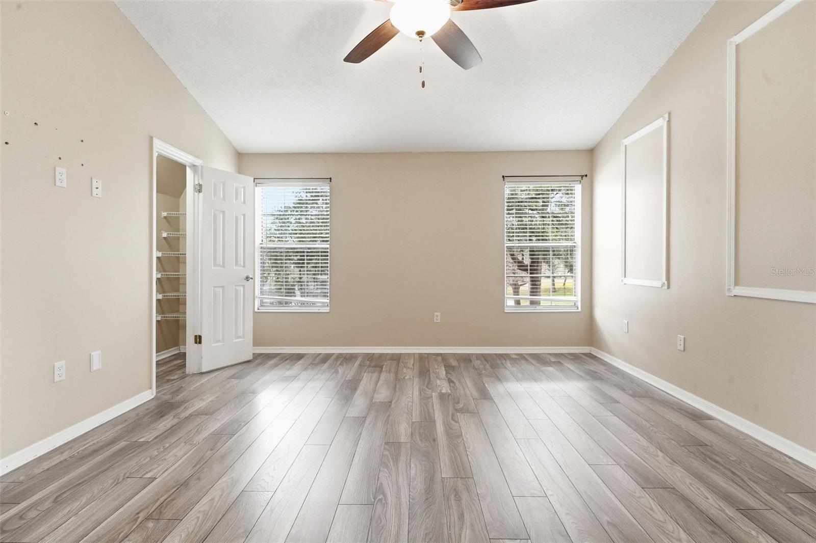 Image 22 of 37 For 2201 Coach House Boulevard 208