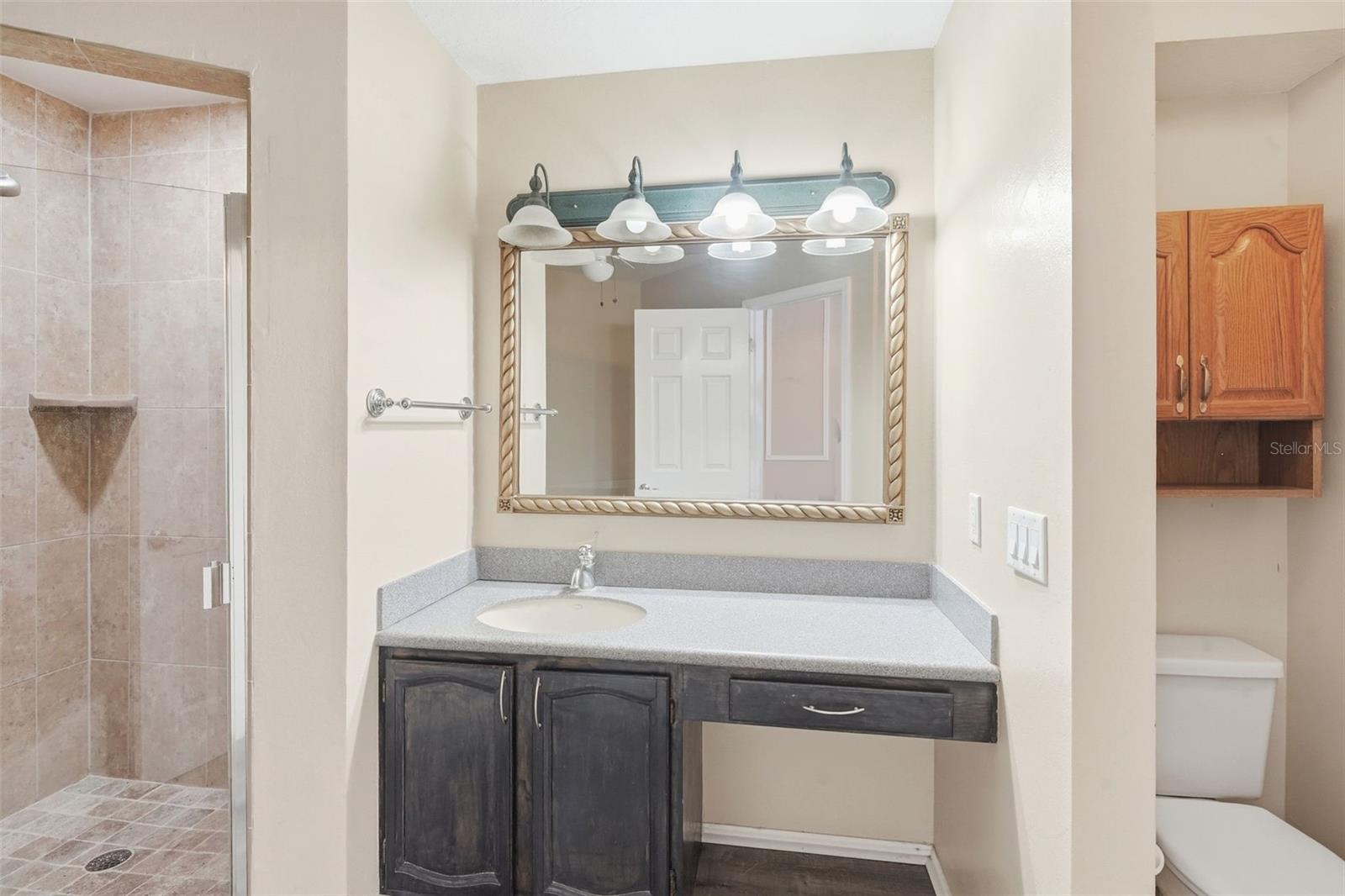 Image 26 of 37 For 2201 Coach House Boulevard 208