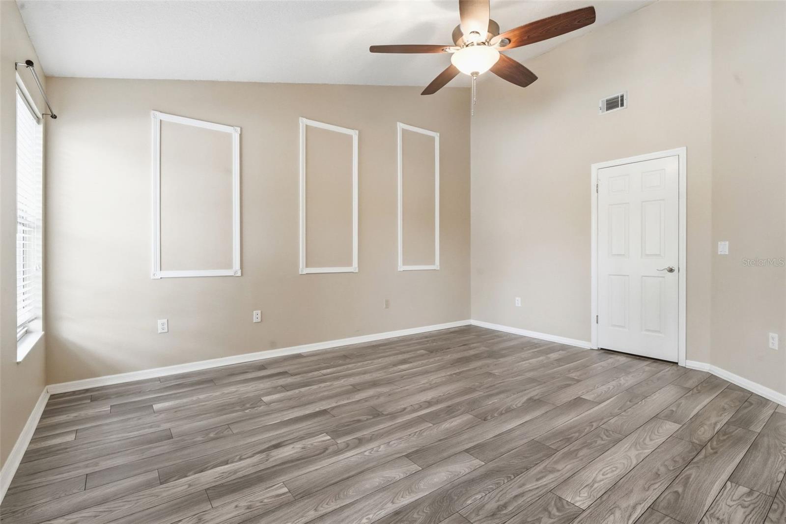 Image 32 of 37 For 2201 Coach House Boulevard 208