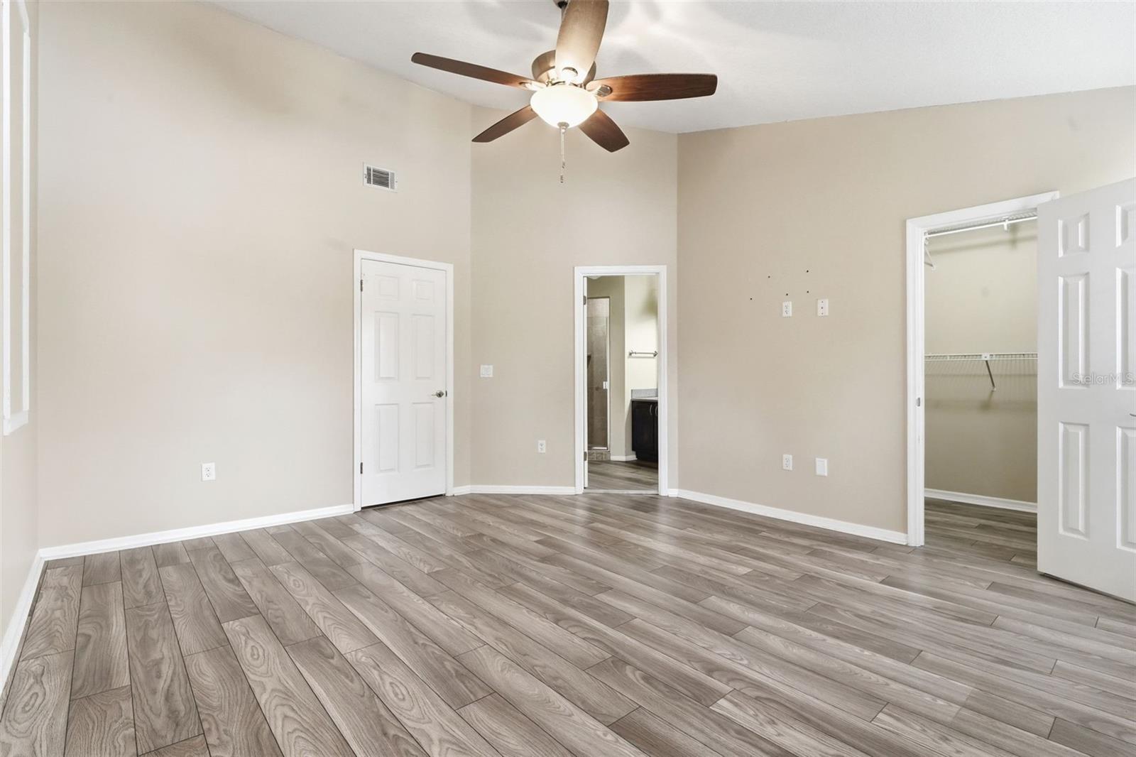 Image 34 of 37 For 2201 Coach House Boulevard 208