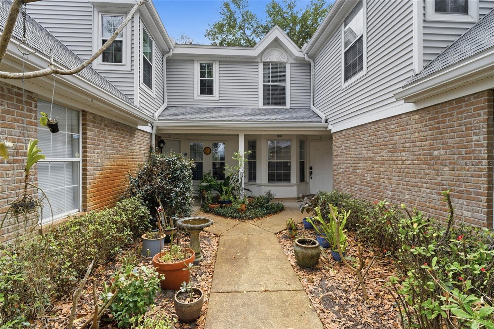 Image 5 of 37 For 2201 Coach House Boulevard 208