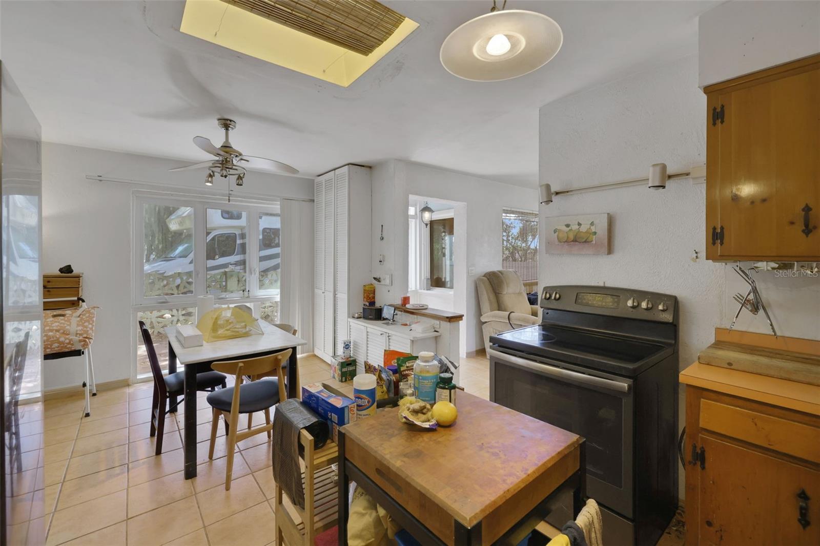 Image 13 of 50 For 410 Acacia Circle