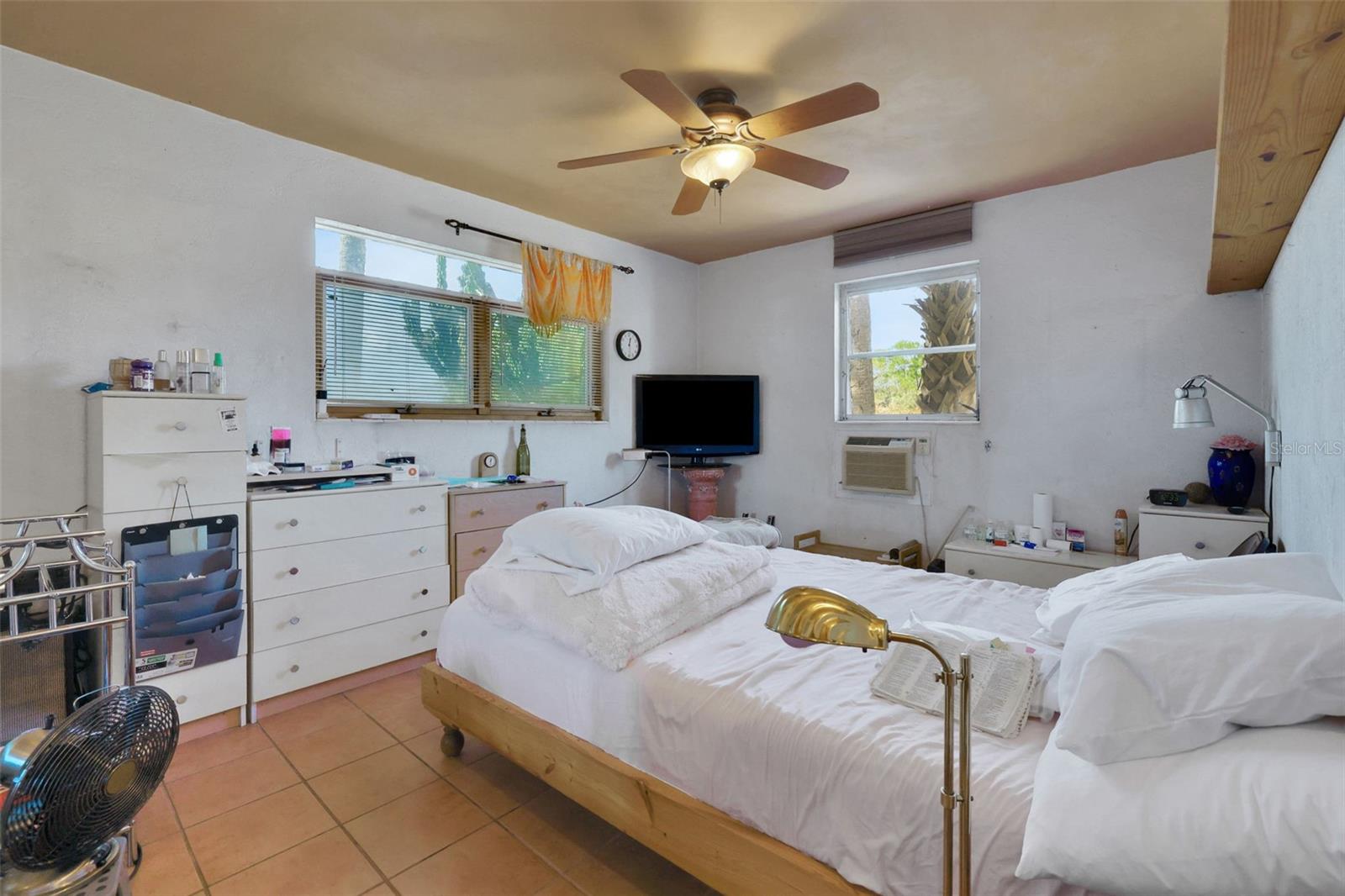 Image 20 of 50 For 410 Acacia Circle