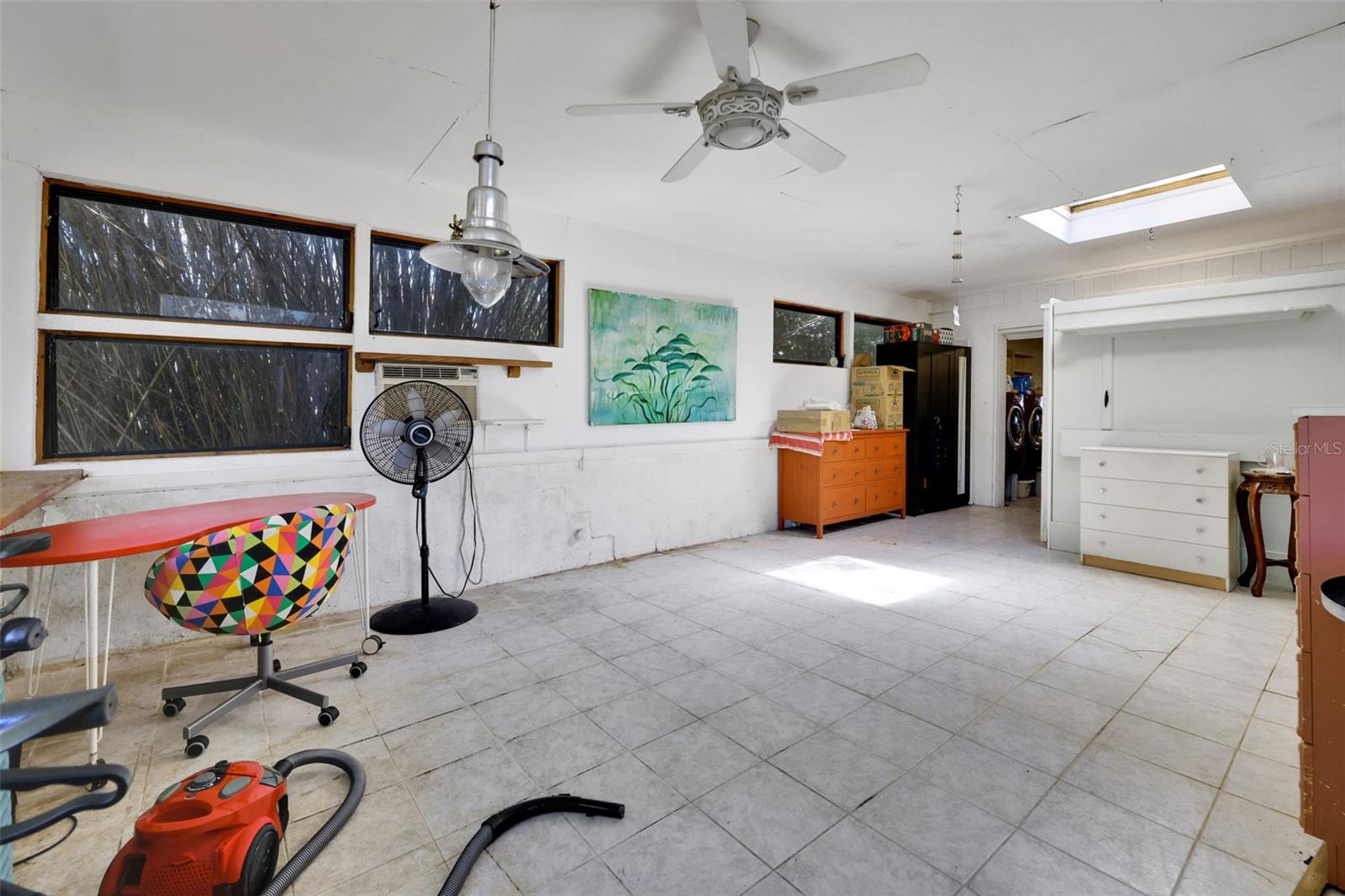 Image 26 of 50 For 410 Acacia Circle