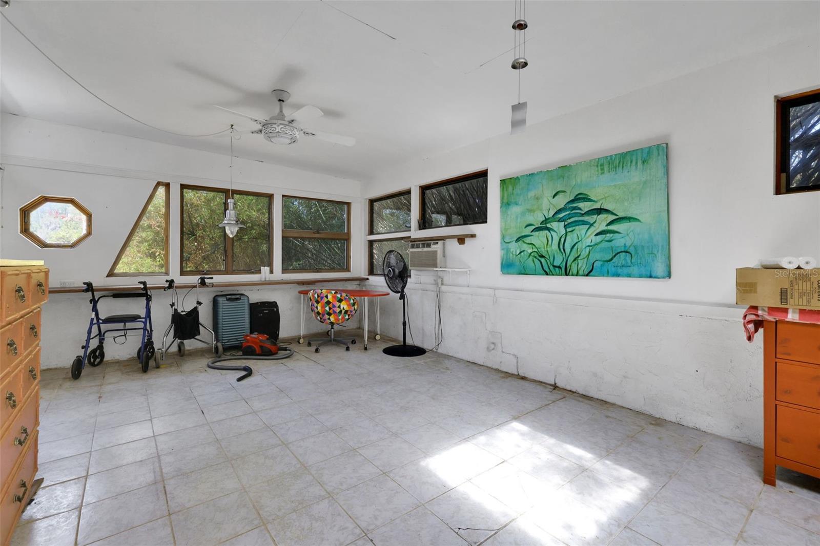 Image 27 of 50 For 410 Acacia Circle