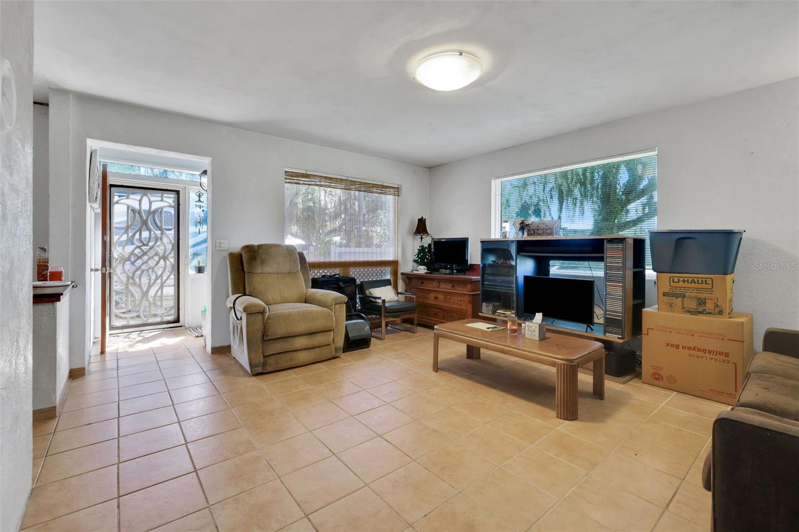 Image 7 of 50 For 410 Acacia Circle