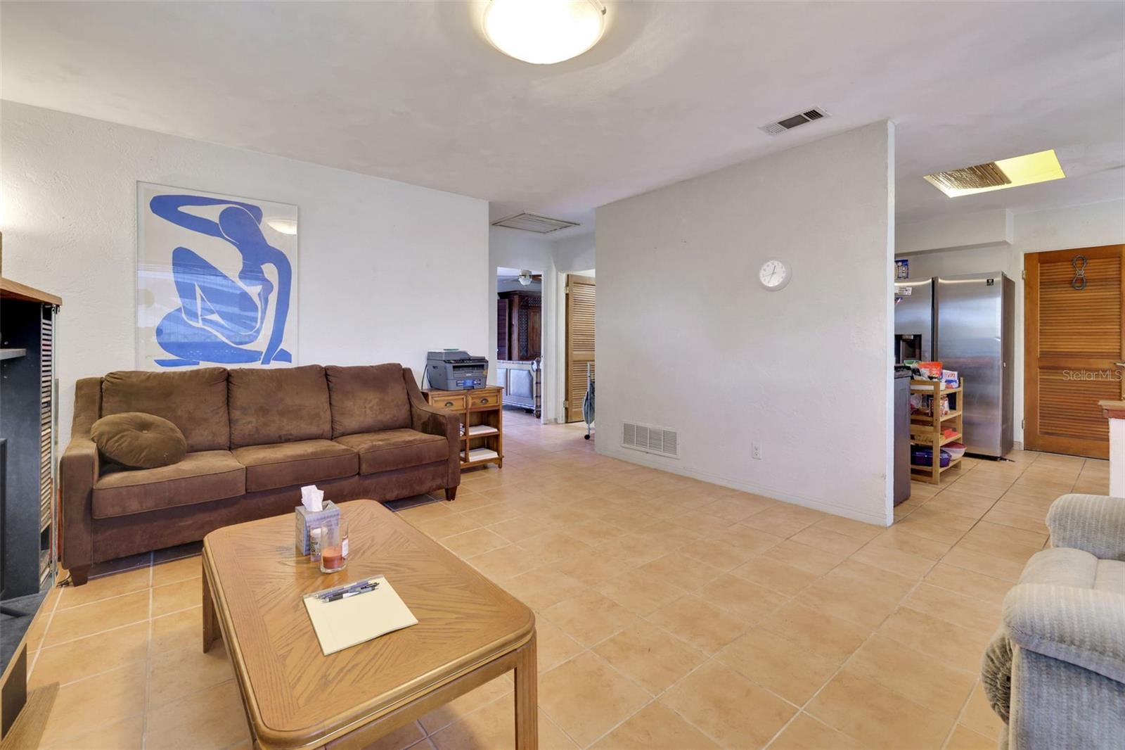 Image 8 of 50 For 410 Acacia Circle