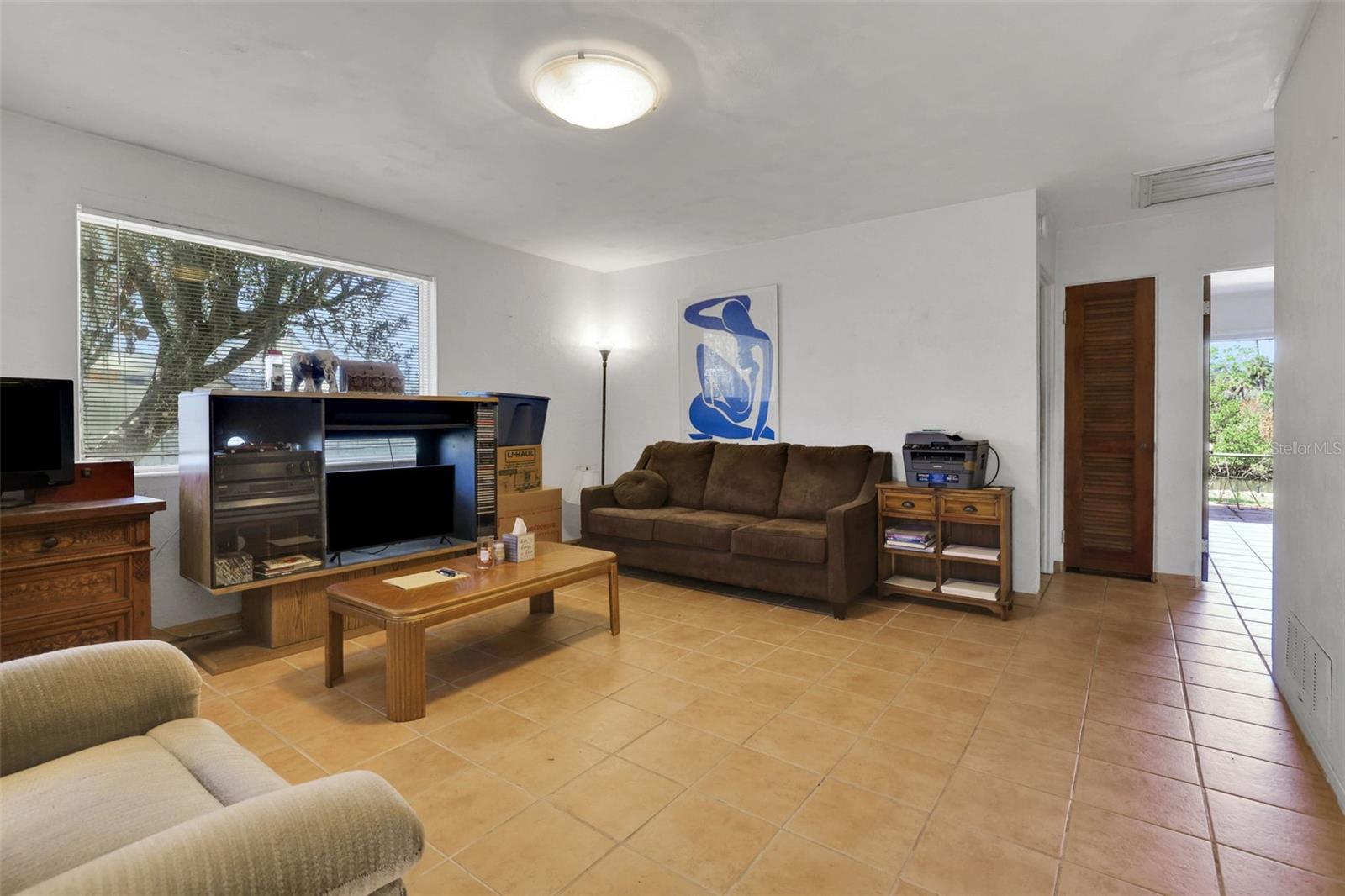 Image 9 of 50 For 410 Acacia Circle