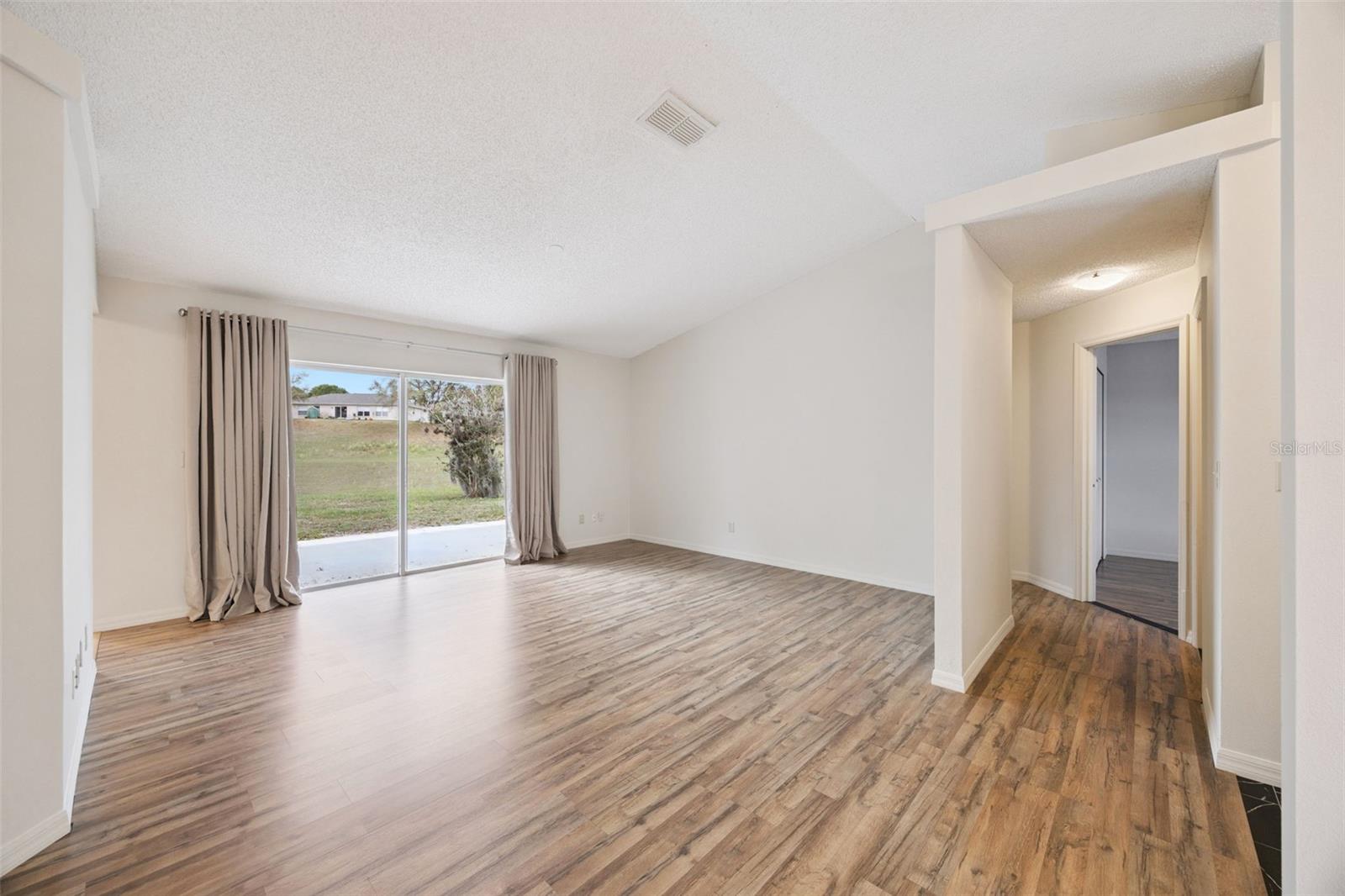 Image 10 of 43 For 11614 Roper Boulevard