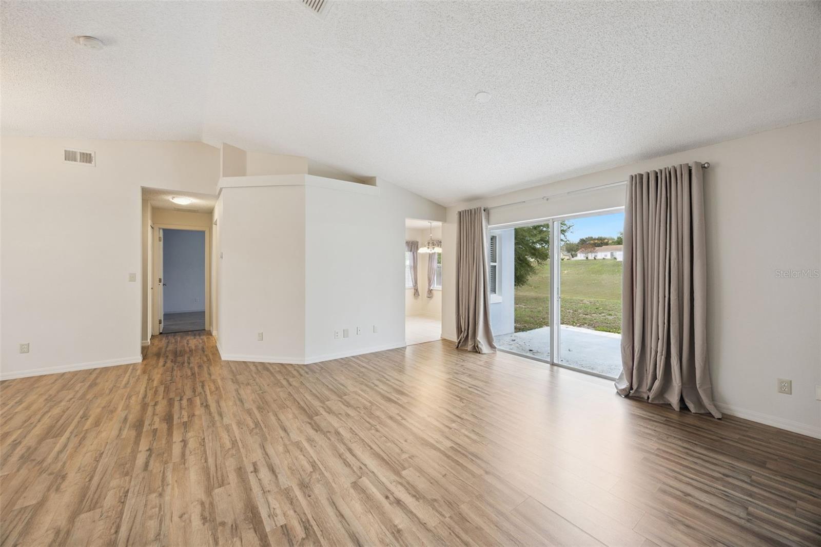 Image 11 of 43 For 11614 Roper Boulevard
