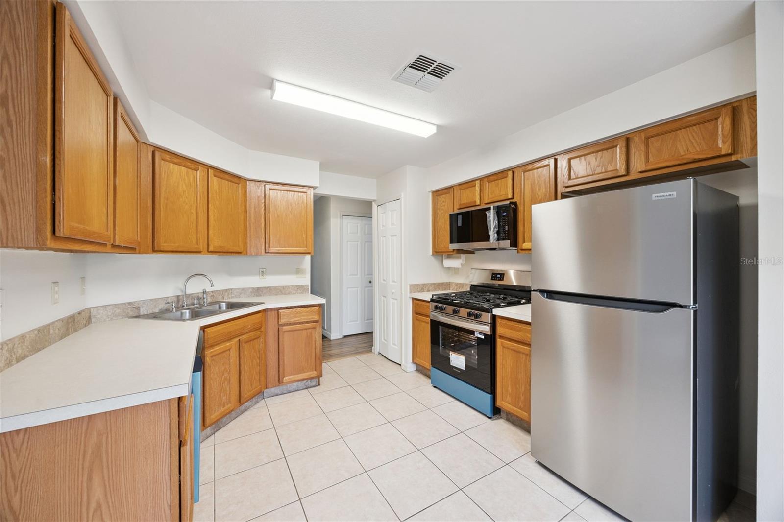 Image 15 of 43 For 11614 Roper Boulevard