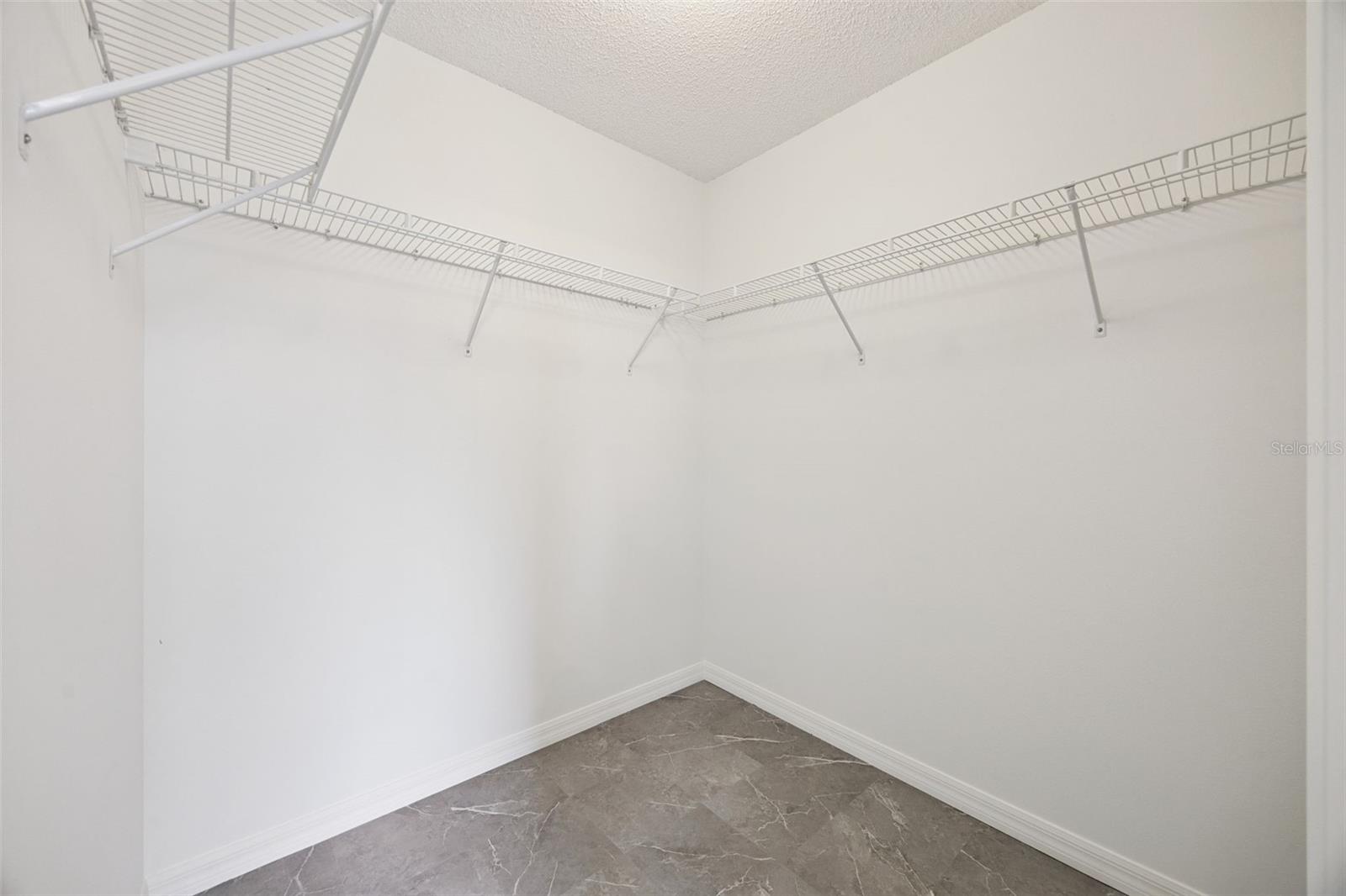 Image 21 of 43 For 11614 Roper Boulevard